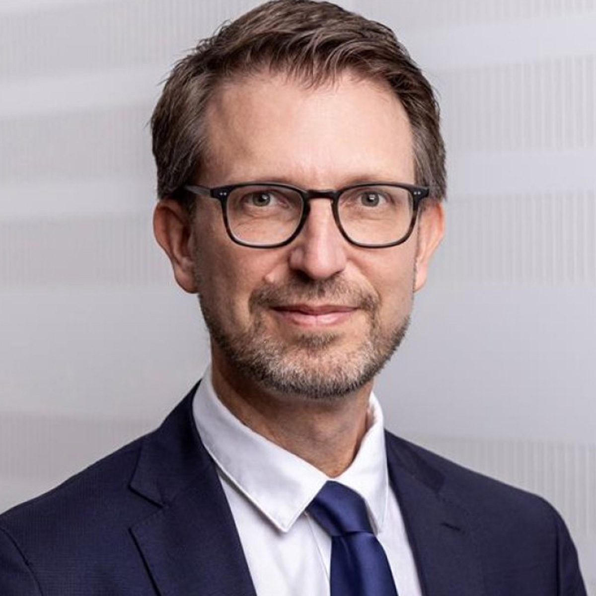 Dr. Tobias Bischof-Niemz